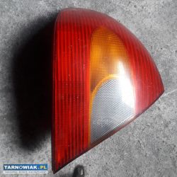 Tylna lampa kier.Mondeo mk2 hatchback - Obrazek 1