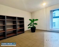 Funkcjonalny lokal usługowy z parkingiem! - Obrazek 1