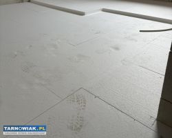 Rozkładanie styropianu pod wylewki - Obrazek 3