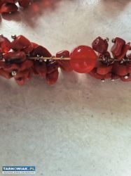 Bransoletka zrobiona z czerwonych kamyków, koralik - Obrazek 3