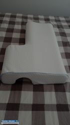 Poduszka w kształcie litery L z wycięciem na rękę - Obrazek 3
