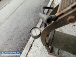 pompka nożna retro z manometrem - Obrazek 3