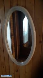 Eleganckie lustro owalne w jasnej ramie - Obrazek 1