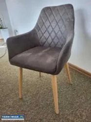 Szare krzesła pikowane - Obrazek 1