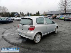 Toyota yaris 1.3 00r - Obrazek 4