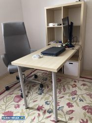 Biurko z regałem IKEA – kompaktowe, funkcjonalne - Obrazek 1