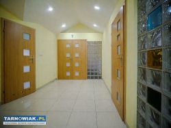 Lokal 180m2 z parkingiem - Obrazek 3