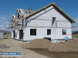 Dom w zabudowie bliźniaczej na granicy Tarnowa - Obrazek 2