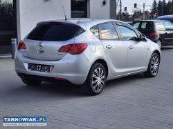 Opel astra j*1.4*turbo*2010*klima - Obrazek 2