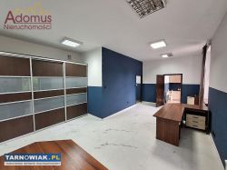 Lokal 49 m2 w centrum z parkingiem - Obrazek 1