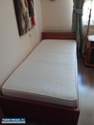 Łóżko że stelażem i materacem - Obrazek 1