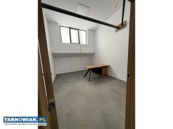 Biura / Ogrodzony budynek+prywatny parking - Obrazek 4