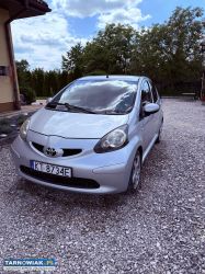 Sprzedam toyote aygo 1.0 2009 rok stan igła - Obrazek 1