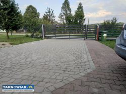 Sprzedam dom (parter, 1 piętro i poddasze) - Obrazek 4
