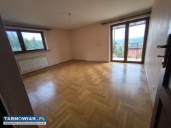 Dom pod lasem z widokiem na Nowy Sącz - Obrazek 2