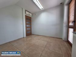 Zadbany lokal z parkingiem - Obrazek 2
