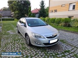 Opel astra j 2010r. 1.4turbo 120km - Obrazek 3