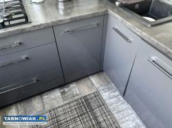 Sprzedam komodę oraz witrynę wykonaną z drewna - Obrazek 4