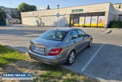 Piękny Mercedes Klasy C - Obrazek 3