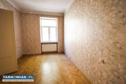 Mieszkanie 63,50m2 na parterze w centrum - Obrazek 3