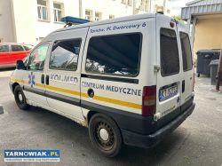 Sprzedam Peugeot Expert 2006r. zabudowa ambulans - Obrazek 2