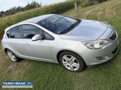 Sprzedam opel astra j 1.4t 2011 - Obrazek 1