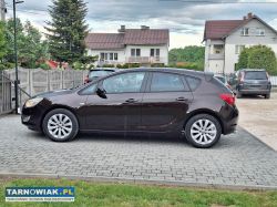 Opel astra j*2011*1.4*turbo*klima - Obrazek 2