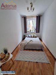 44 m2, 2 pokoje w centrum z garażem - Obrazek 2