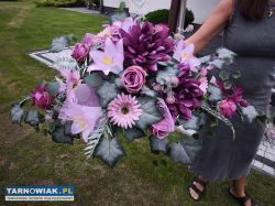Kompozycje kwiatów tarnów duże piękne - Obrazek 1