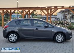 Opel astra j cosmo 1.6 benz 115km navi! klima! - Obrazek 3