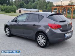 Opel Astra J Hatchback 1.4 Benz Niski Przebieg! - Obrazek 2