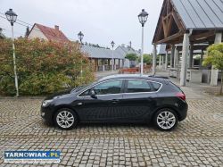 Opel astra j 2010r. 1.4t+lpg stan bdb - Obrazek 2