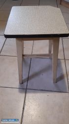 Klasyczny taboret drewniany - Obrazek 2