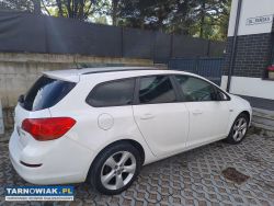 Opel astra kombi 1.4 turbo 140 km | 2010 - Obrazek 4