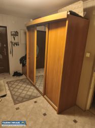 Szafa z drzwiami przesuwnymi z lustrem - Obrazek 1